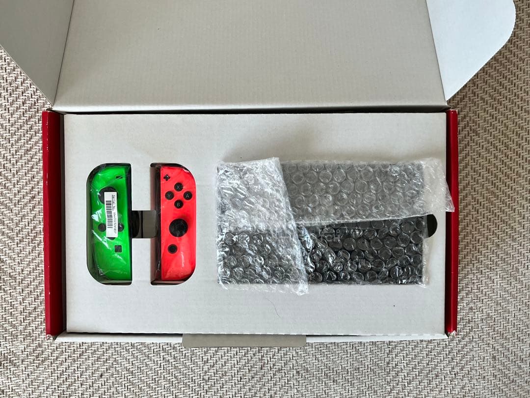 【動作確認済】Nintendo Switch本体，赤/緑ジョイコン（付属品付き）