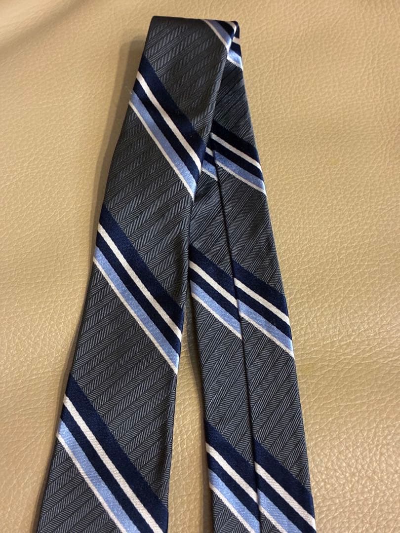 【美品】ブルックスブラザーズ　レジメンタル　グレー×ネイビー　ストライプネクタイ