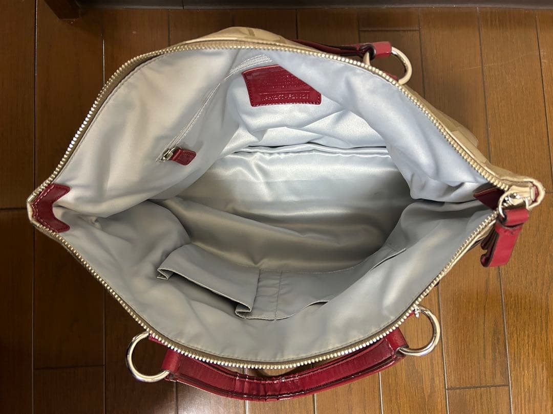 COACH ロゴデザイン バッグ ベージュと赤