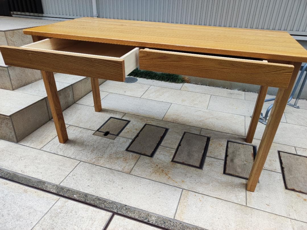 引き取り希望 タモ無垢材デスク125cm x 55cm x 70cm