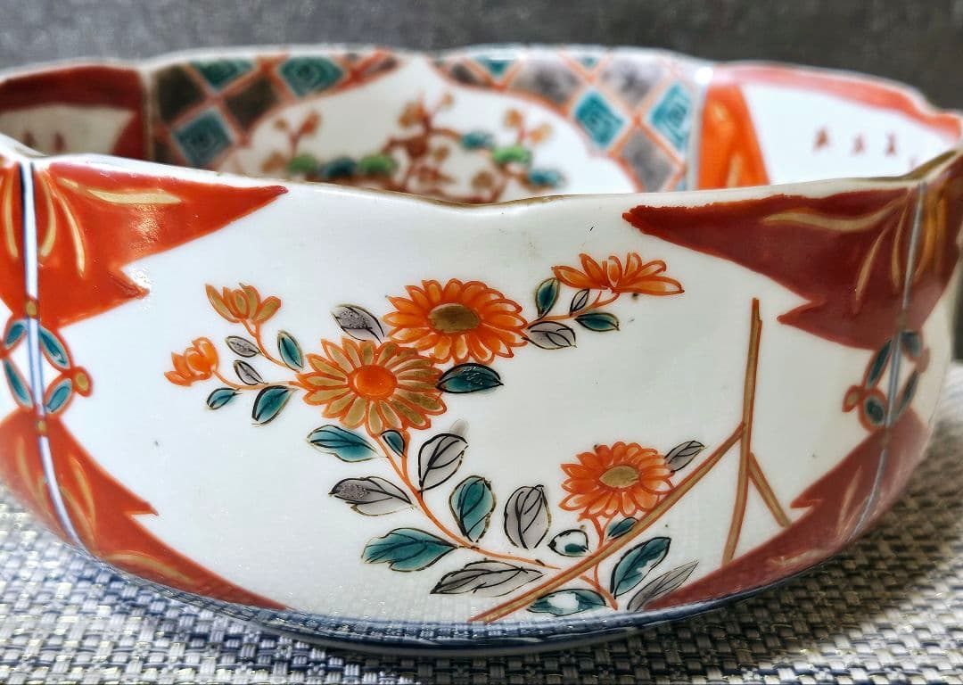 江戸時代末期〜明治時代初期　染錦　松竹梅に花籠に鳥の図　鉢　菓子鉢　16.2cm