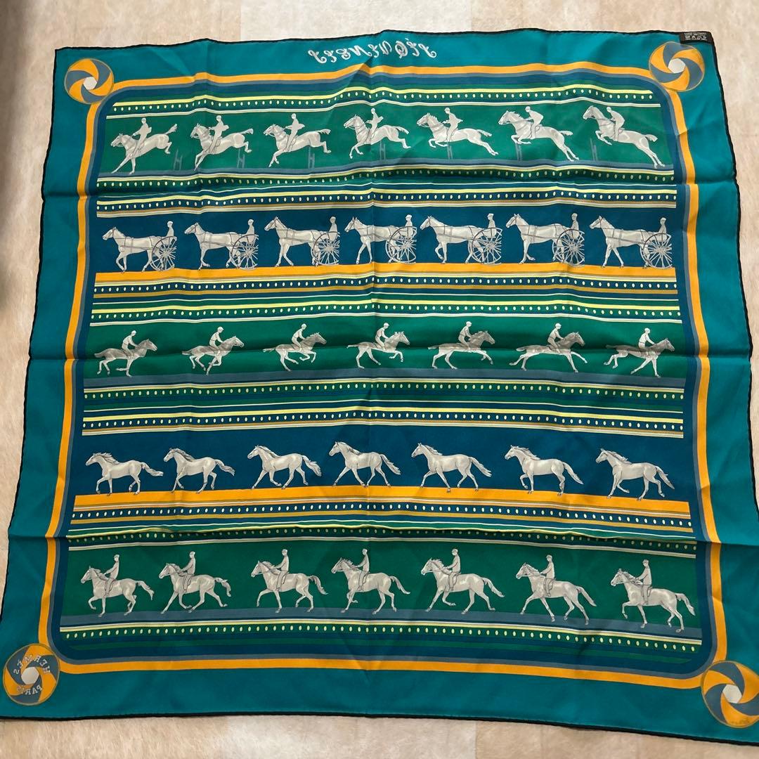 （美品）エルメス　グリーン系　馬と騎手のスカーフ 約65✖️65cm