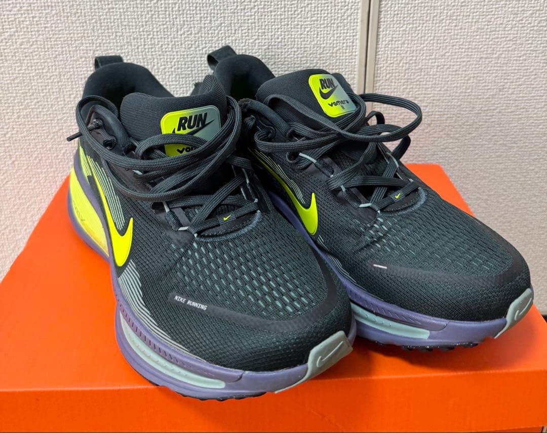 NIKE ボメロ18