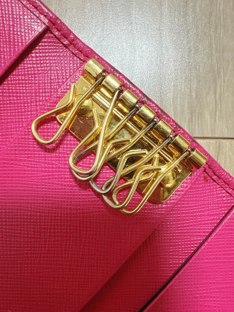 グ*ス様 PRADA ピンク レザー キーケース