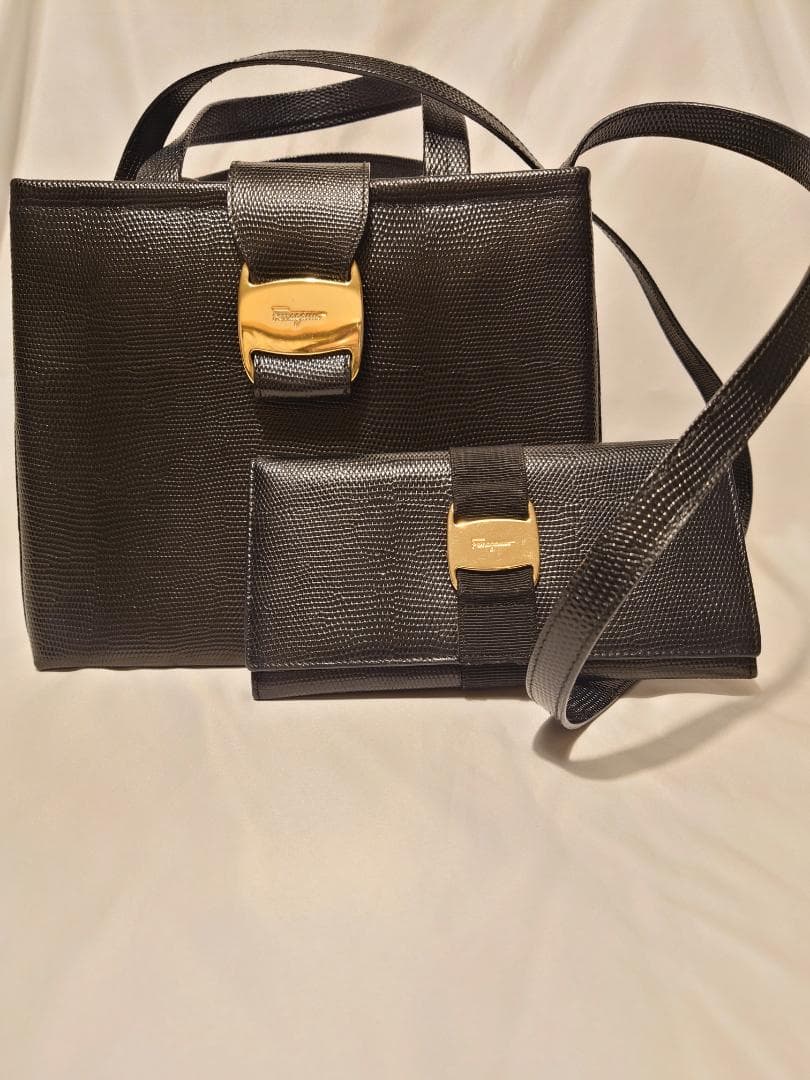 再値下げ美品Ferragamoヴァラ２wayレザーバッグ➕️財布ストラップ未使用