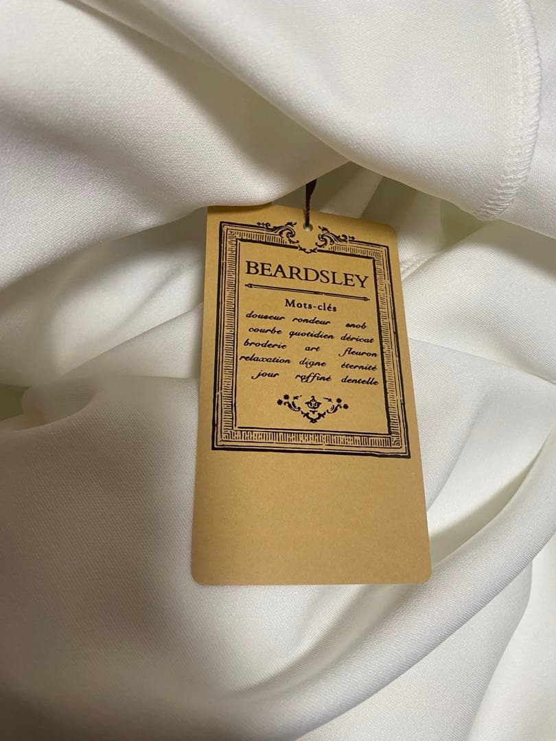 BEARDSLEY ビアズリー　Tブラウス　新品未使用　サイズ0