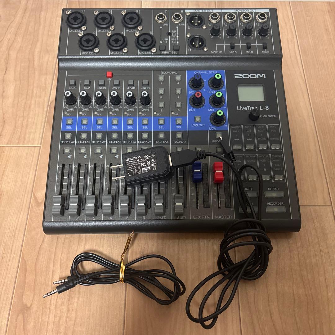ZOOM LiveTrak L-8 デジタルミキサー【純正ケース付き】