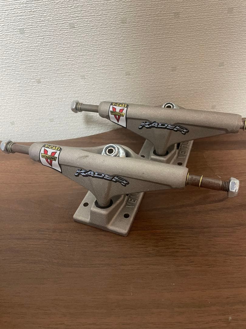 スケートボード venture trucks kader