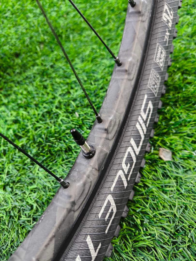 Shimano XTR カーボン 27.5 輪組 チューブレス