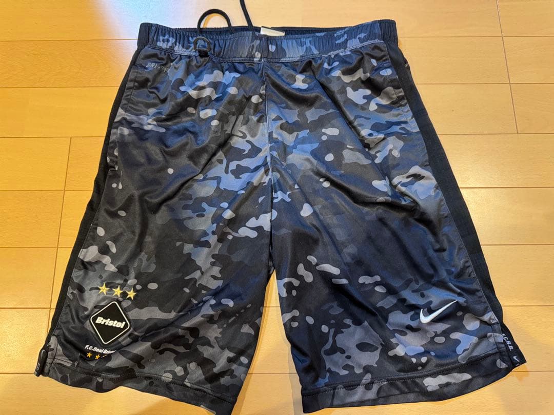 Nike F.C.R.B. セットアップ