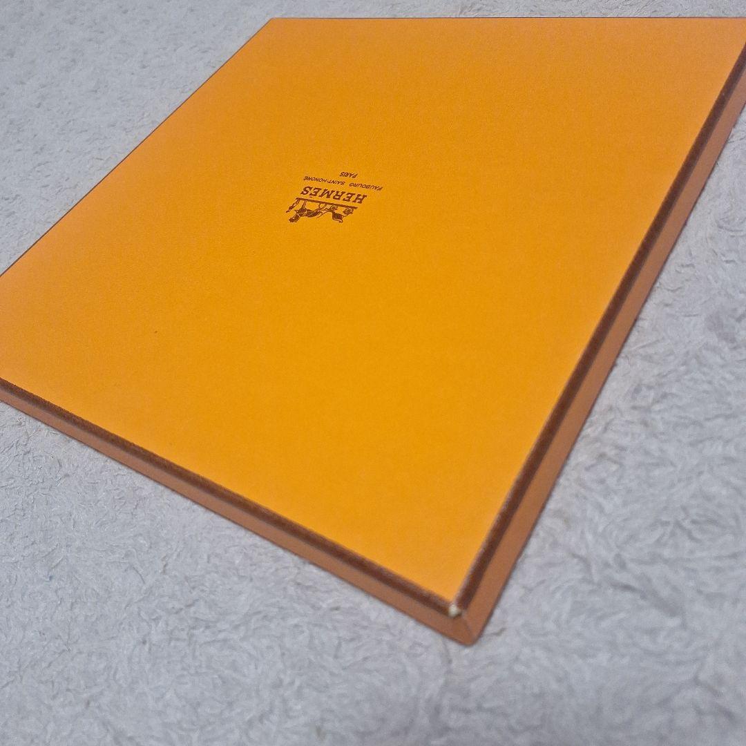 新品　未使用　エルメスHERMES　鍵カレ90シルクスカーフ　パリ購入化粧箱付き