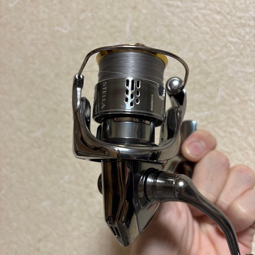 【極美品】シマノ 18ステラC2000SHG早い者勝ち