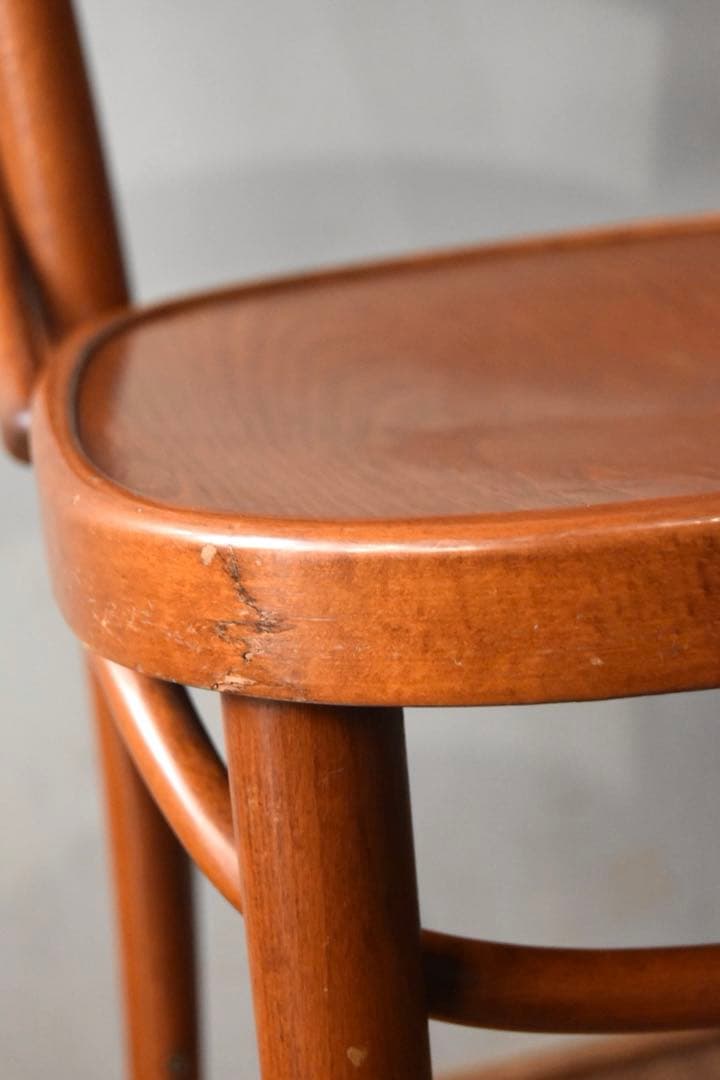 Bentwood chair ②