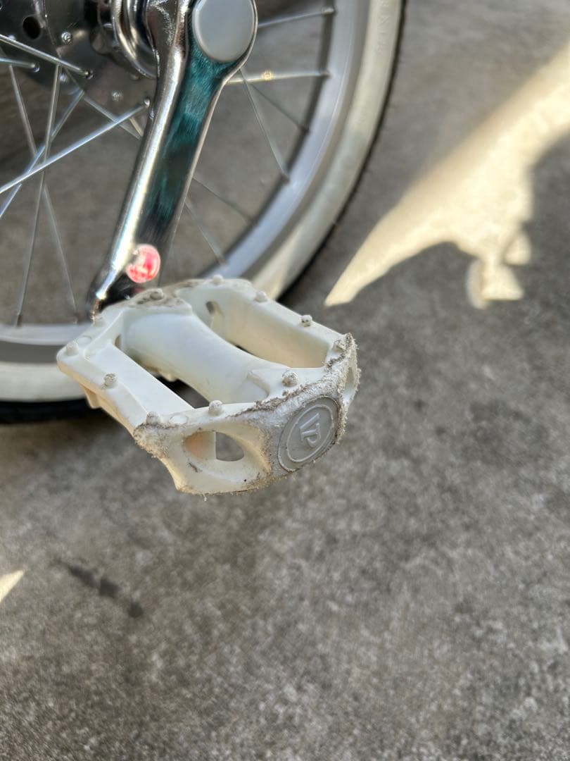 ミヤタ　一輪車　フラミンゴ　16インチ　ノーパンクタイヤモデル　競技用