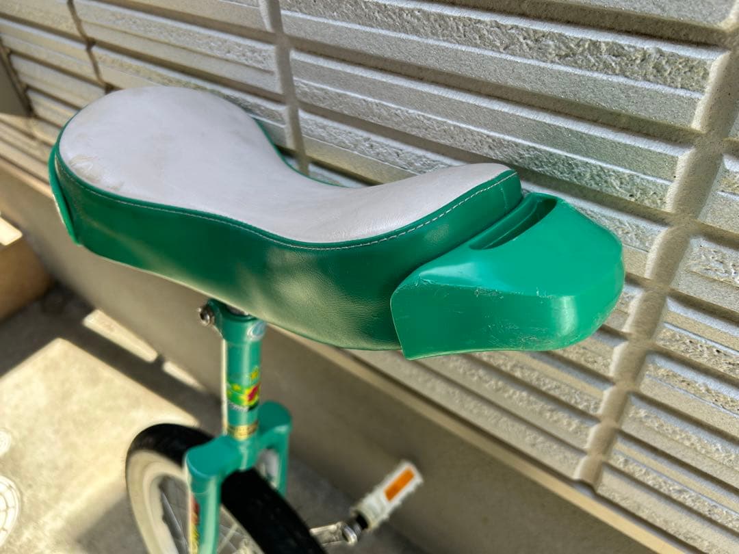 ミヤタ　一輪車　フラミンゴ　16インチ　ノーパンクタイヤモデル　競技用