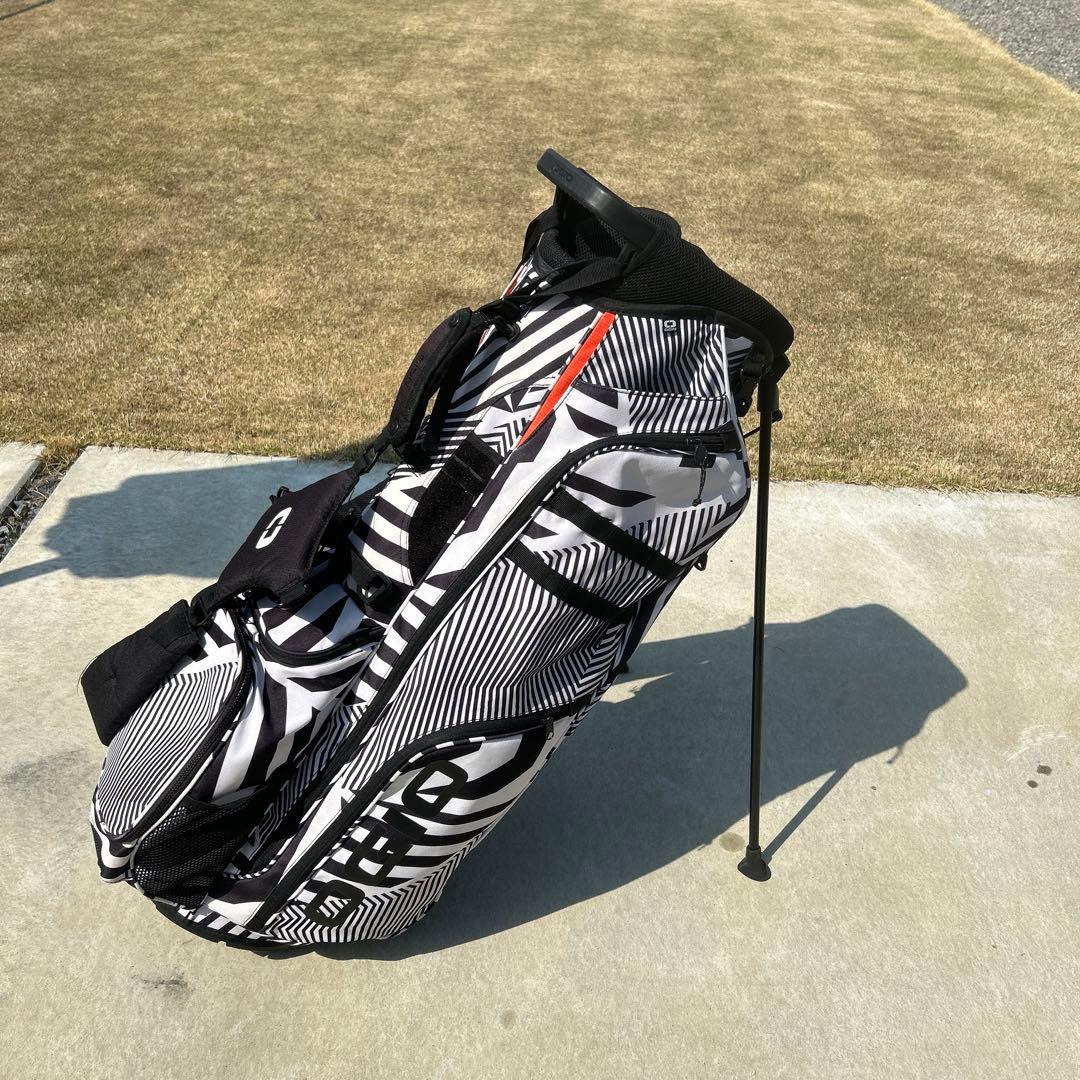 【激安特価】オジオ　ogio スタンド式キャディバッグ　超軽量ゼブラ柄