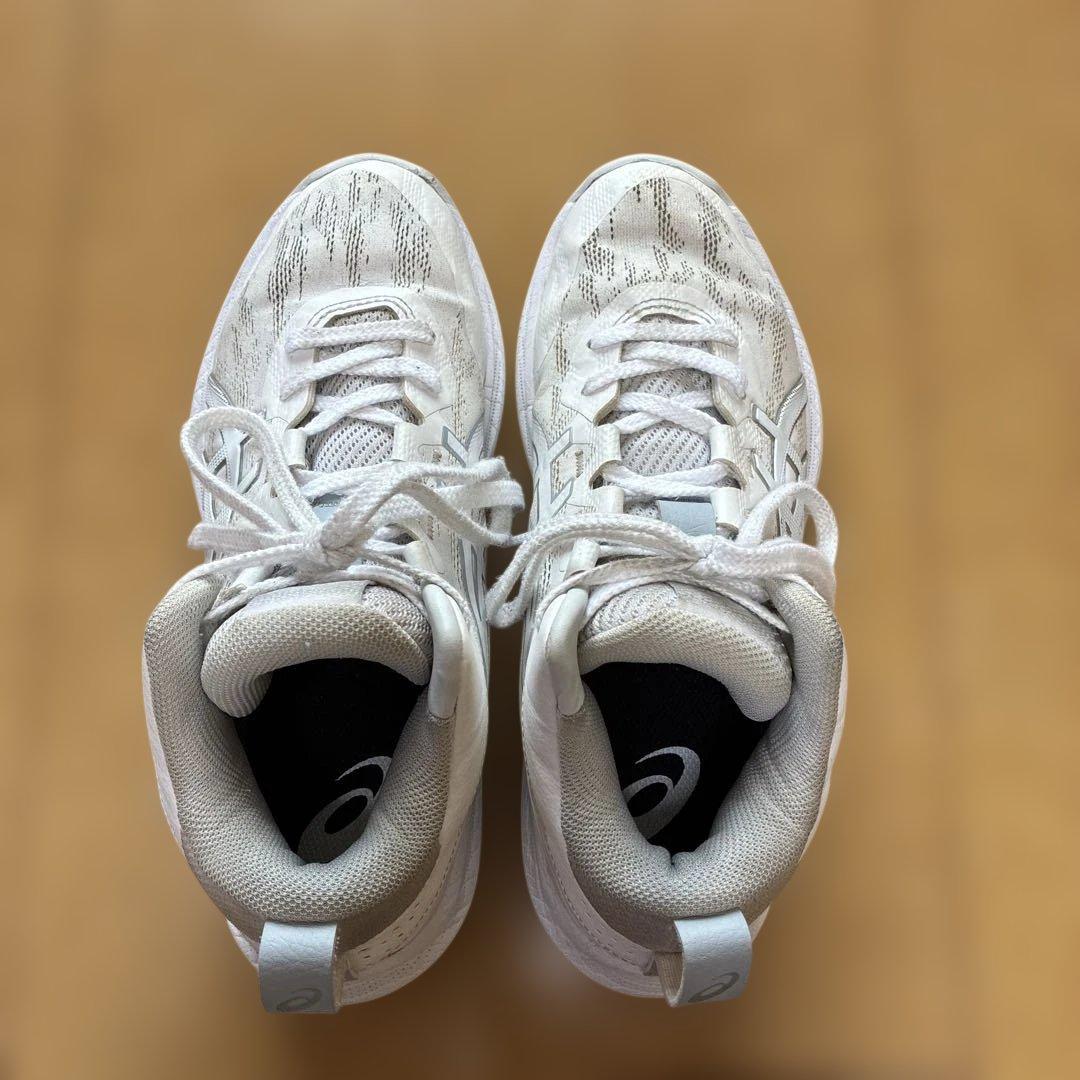 【美品】asics バスケットボールシューズ　ゲルフープV17 23.5㎝