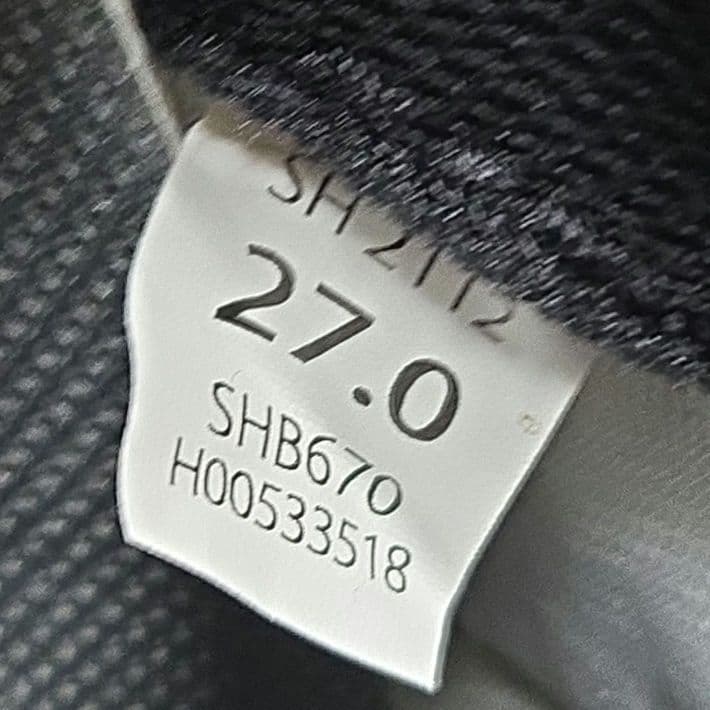 専用　新品　YONEX　バトミントンシューズ　パワークッション670　27.0