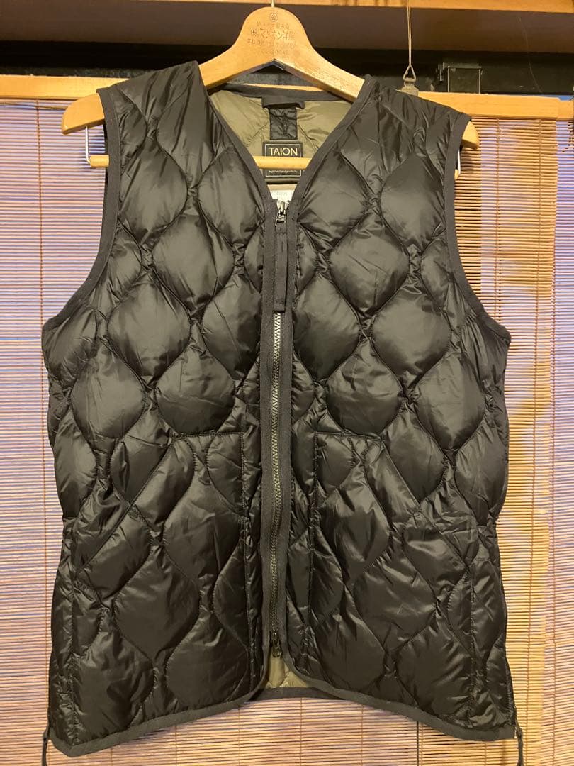 ジャケット・アウター TAION MILITARY V NECK W-ZIP DOWN VEST