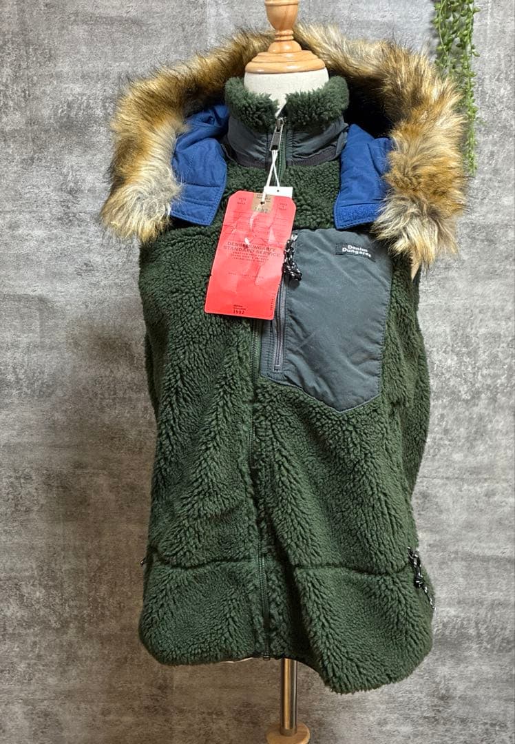 denim dungaree タグ付き　未使用品　ファー付きフリースベスト　02