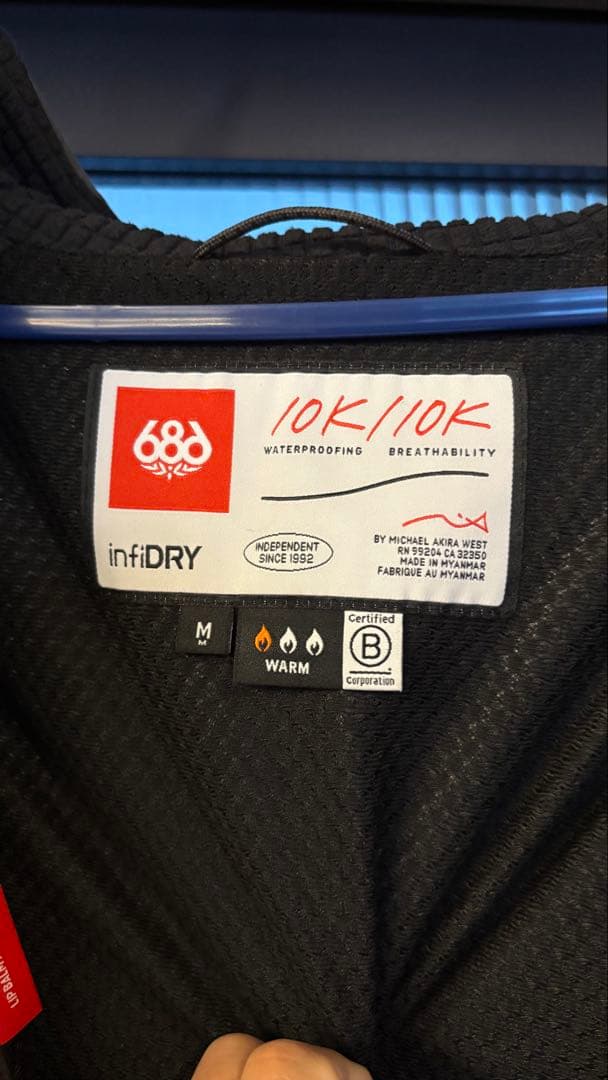 【80着限定】SIX スノーボードウェア 上下 M 定価約10万