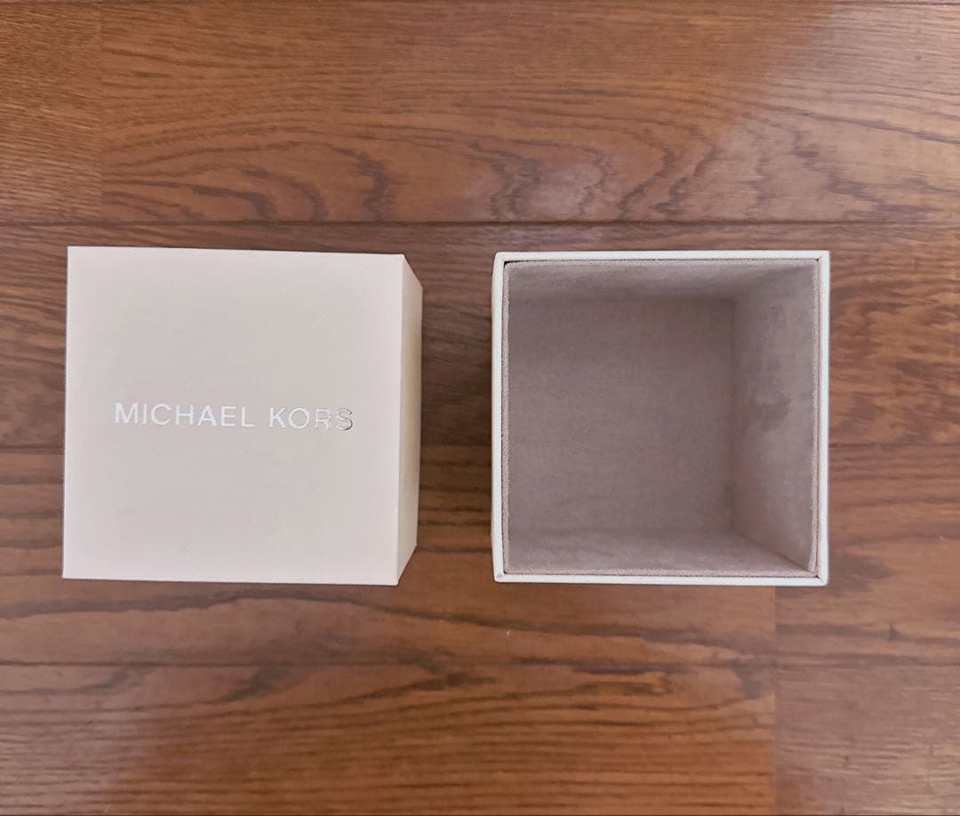 MICHAEL KORS ギフト箱　時計