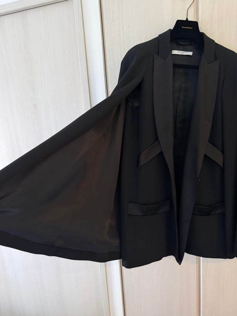 Givenchy（ジバンシィ）レディース ケープジャケット タキシードジャケット