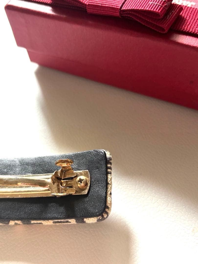 Salvatore Ferragamo　フェラガモ　バレッタ ガンチーニ