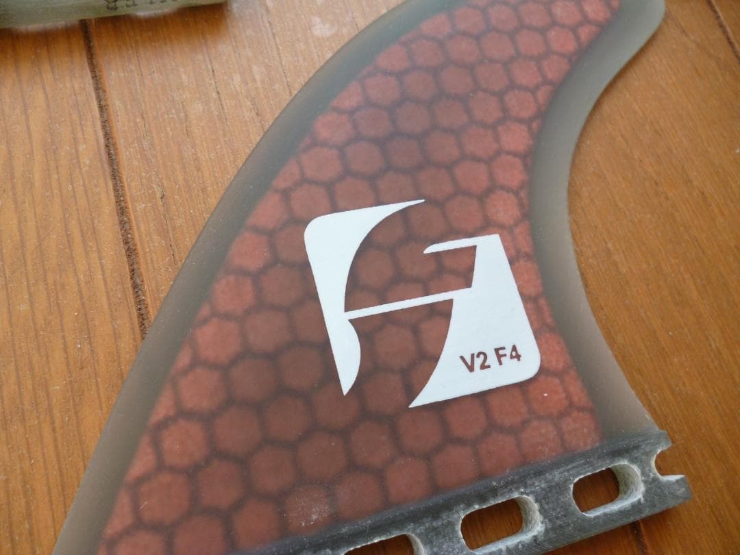 タ*オ様 未使用！FUTURES FINS「V2 F4」軽量ハニカムコア！ 送料