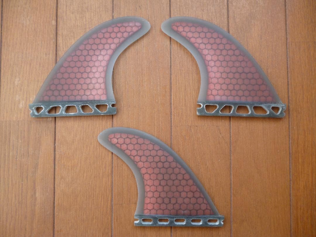 タ*オ様 未使用！FUTURES FINS「V2 F4」軽量ハニカムコア！ 送料