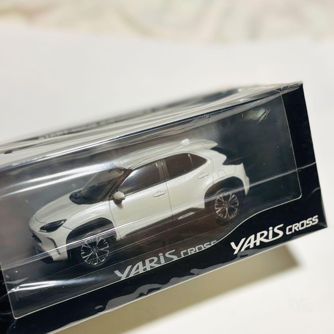 トヨタ ヤリスクロス 1/30 ミニカー ホワイトパール 新品 未開封品