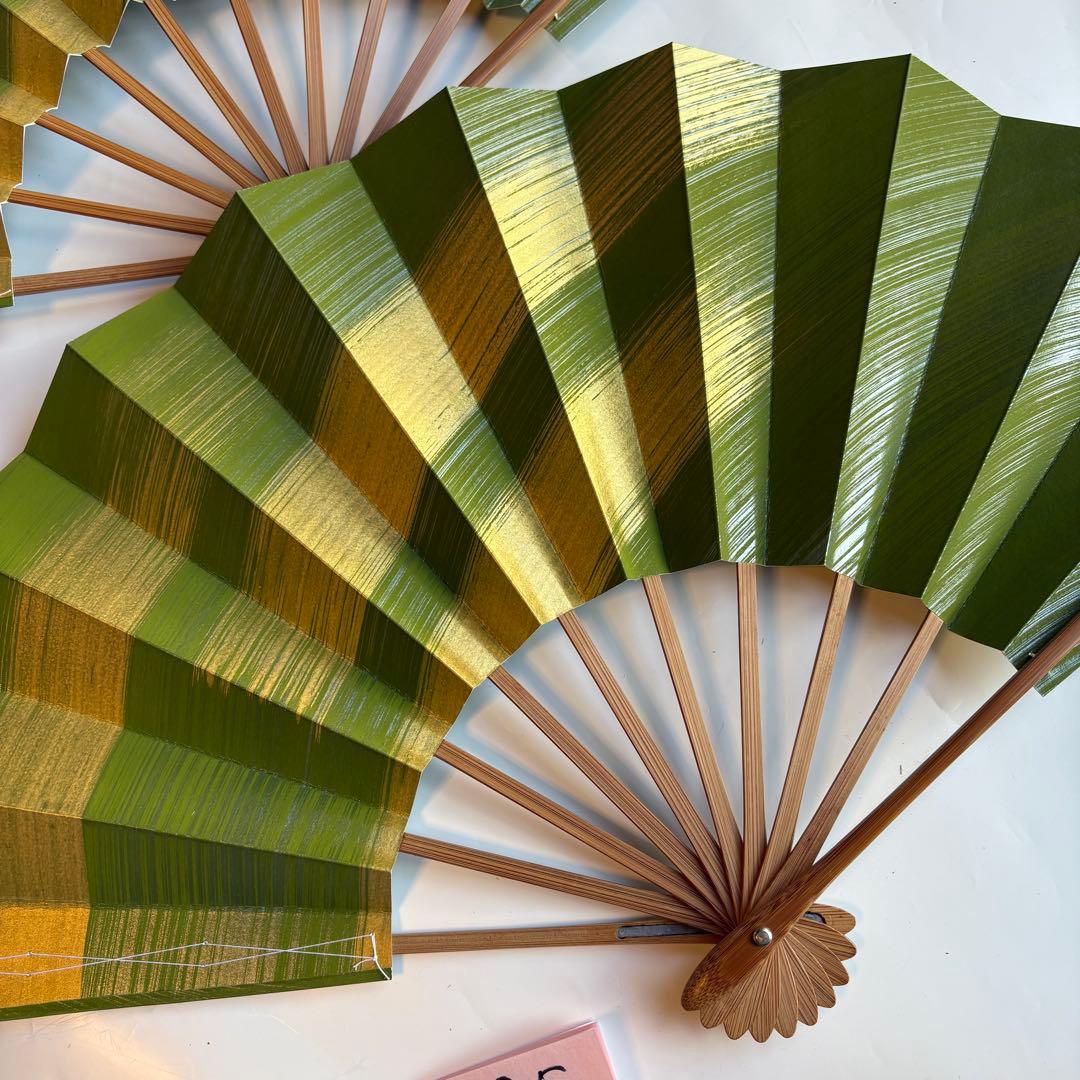 (985)舞扇　約31cm 2本セット　抹茶色　緑　金　煤竹
