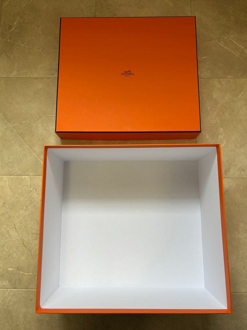 空箱　HERMES エルメス　ギフト箱 約37cm x 15cm x 33cm