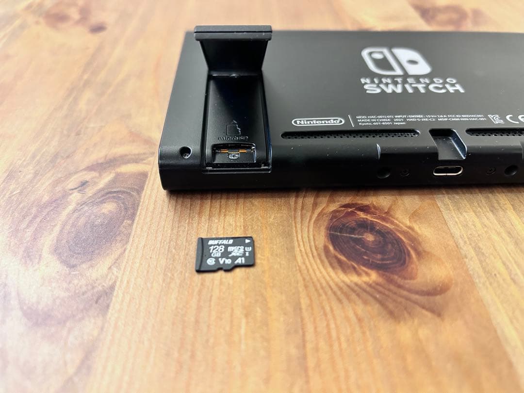 Nintendo Switch （Joy-Con無し、SDカード有り）