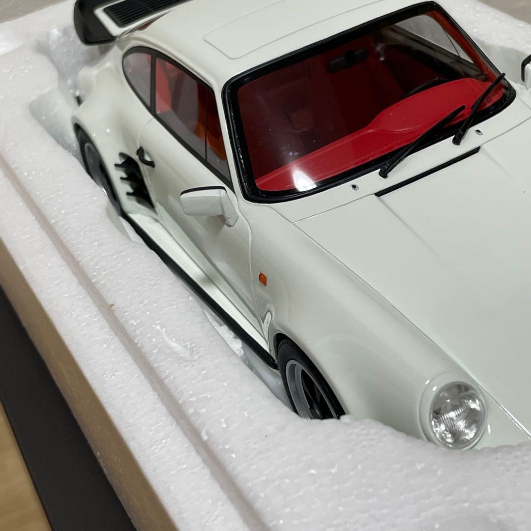 GTスピリット ポルシェ911 ターボS 1/18ホワイト