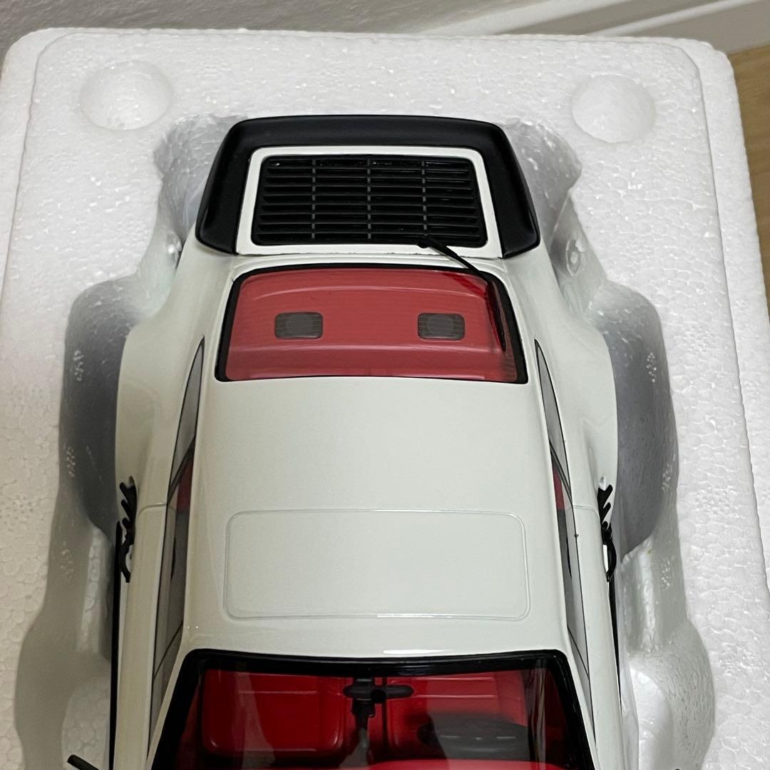 GTスピリット ポルシェ911 ターボS 1/18ホワイト