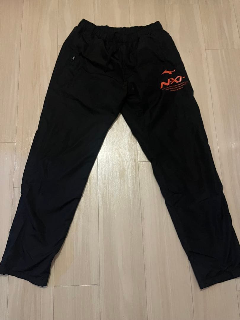 Mizuno NXT ウインドブレーカー　上下セット ブラック/レッド