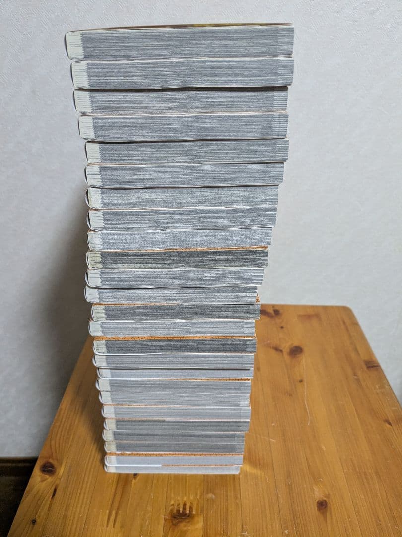 名探偵コナン1〜100巻 100巻記念オリジナル収納BOX＋101巻〜107巻