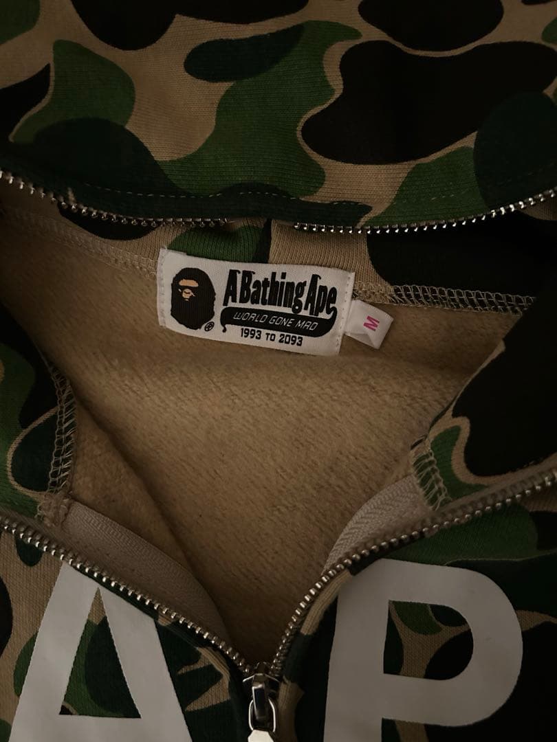 【本日発送可能⭕️】A BATHING APE 迷彩 パーカー美品