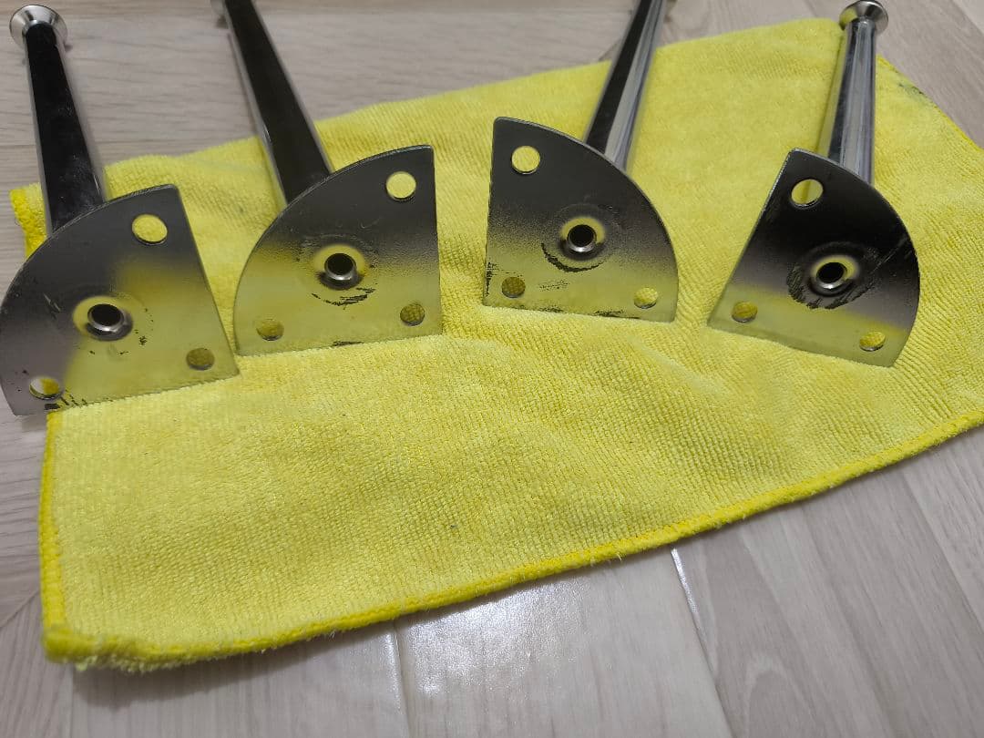 モダンデザイン　ガラステーブル　ローテーブル　 センターテーブル 黒