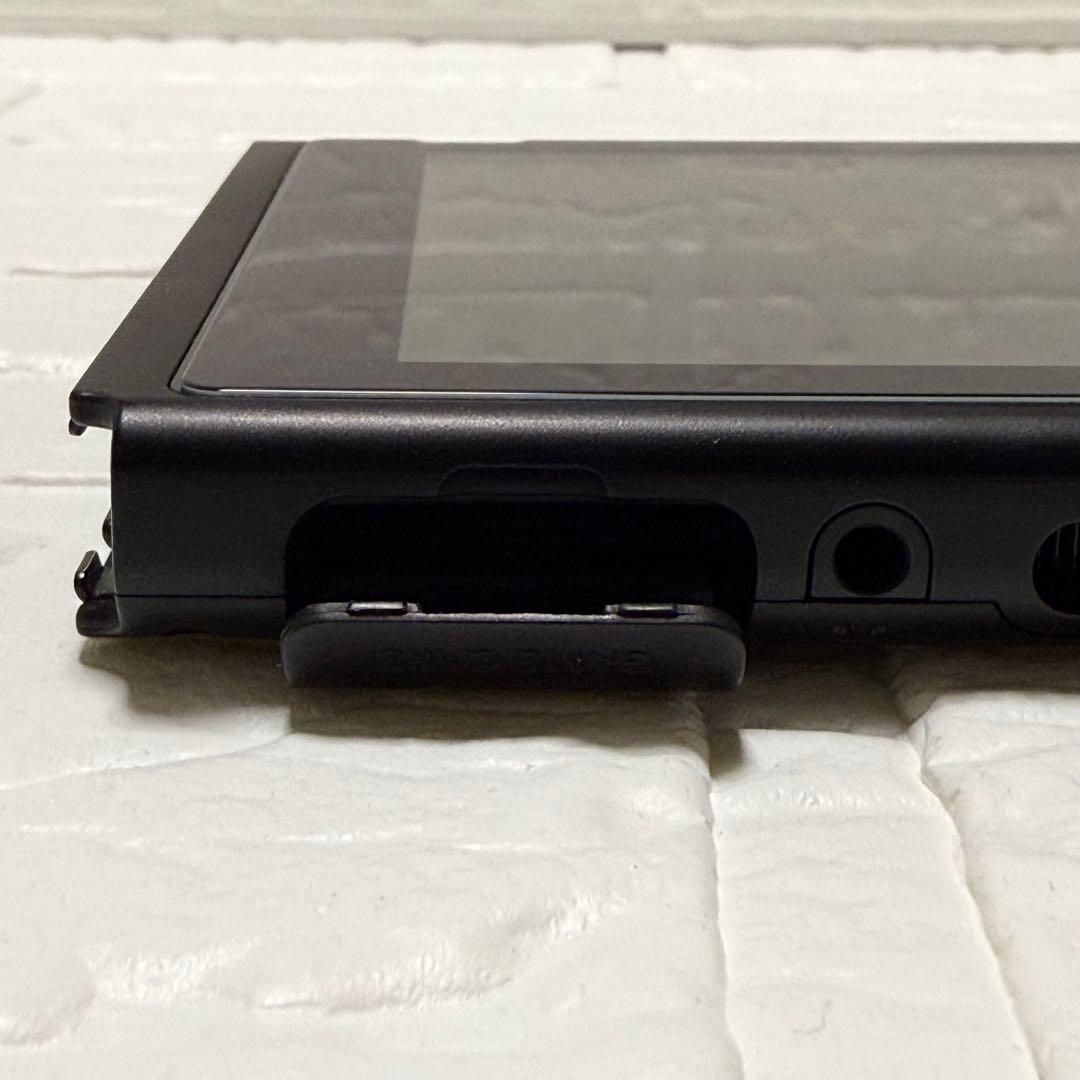 ニンテンドースイッチ HAC-001 2018年製 本体のみ 動作確認済み 美品