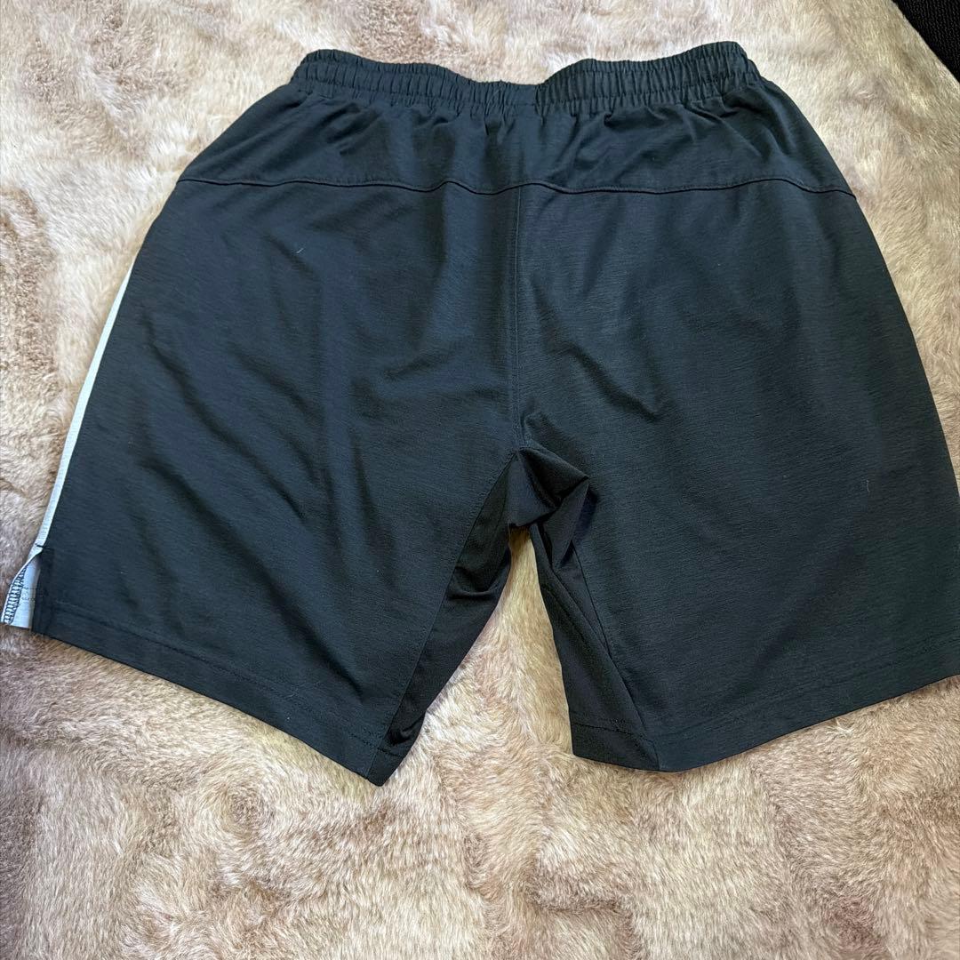 YONEX 黒 ユニハーフパンツ Mサイズ