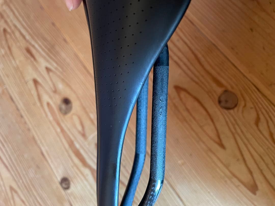 specialized romin evo カーボン　サドル　軽量