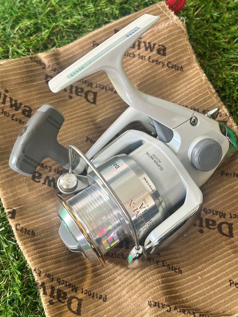 Daiwa EMBLEM-X 2500iA フィッシングリール