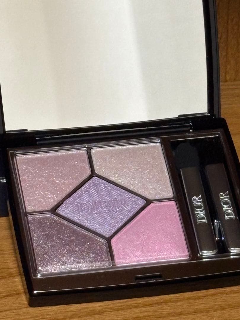 Dior アイシャドウ　サンククルール　936 スウィートブーケ