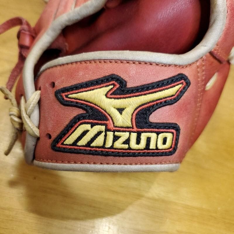 ミズノ MIZUNO マーベライトネクスト 限定モデル 内野用 軟式グローブ