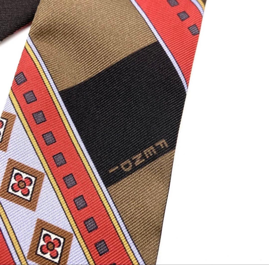 ■美品■ FENDI フェンディ ラッピーシルクスカーフ マルチカラー 箱付き