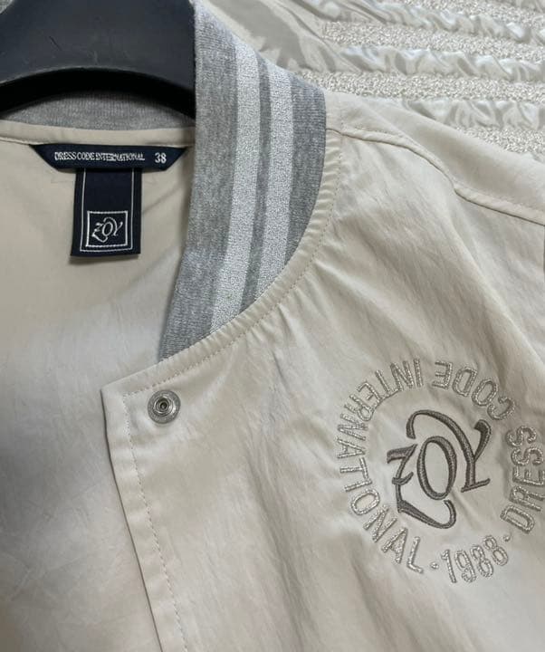 新品、未使用のzoyのゴルフ用ジャンパーです！