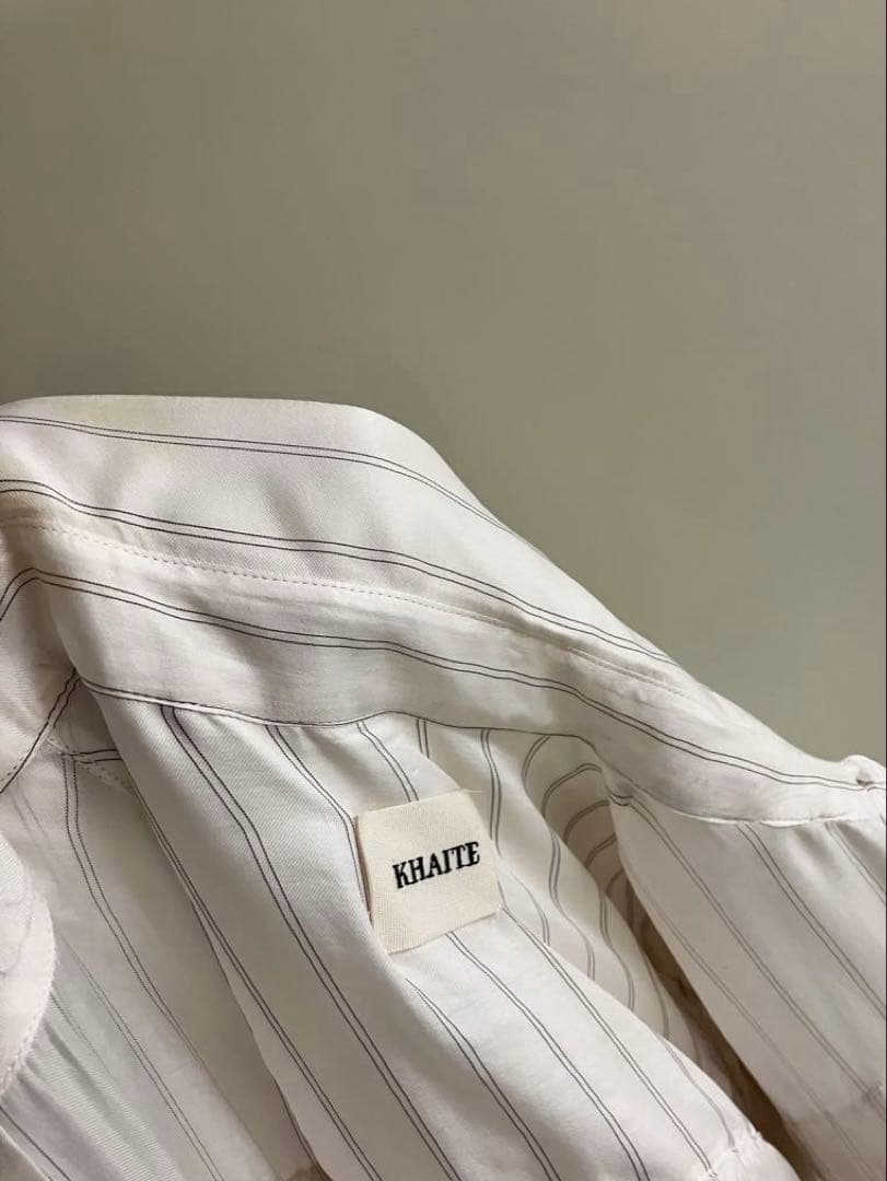 【KHAITE】 WHITE SILK stripe ruffle blouse