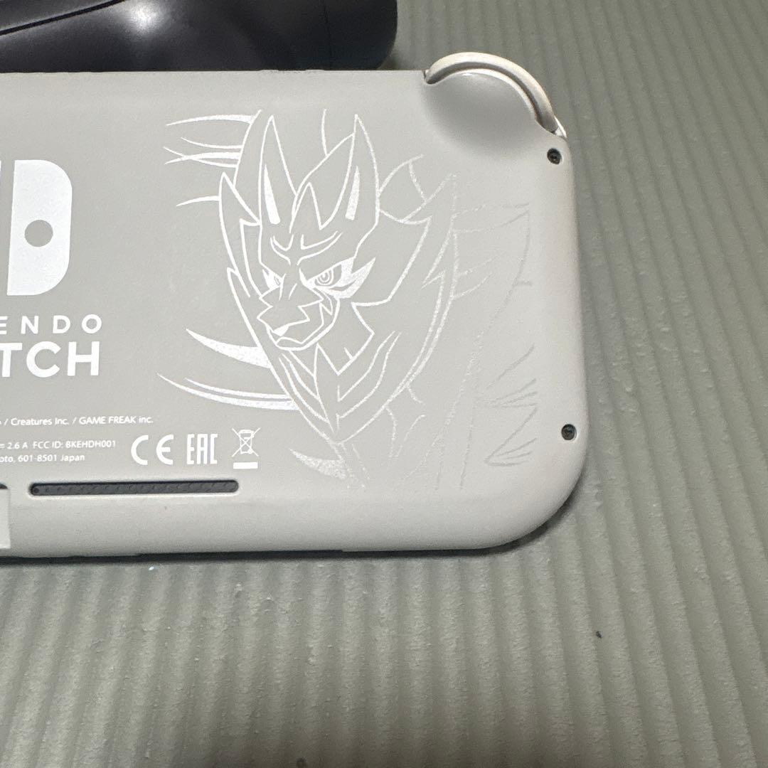 ニンテンドースイッチライト　ザシアンザマゼンタ